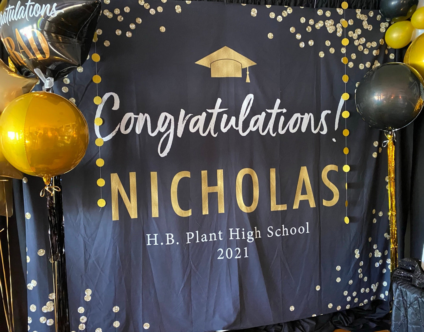 Graduation Backdrop 2024, Graduation Photo Booth Backdrop, High School Graduation Party Ideas, Graduation Party Decorations, Grad Party Sign